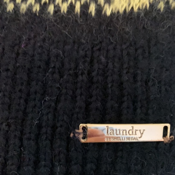 Brushed soft faux mohair plaid knit scarf in of black, ivory, plum, chartreuse. - Picture 3 of 7